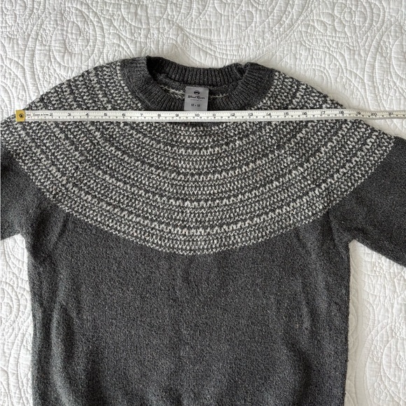 Gray and White Patterned Sweater - Picture 4 of 11